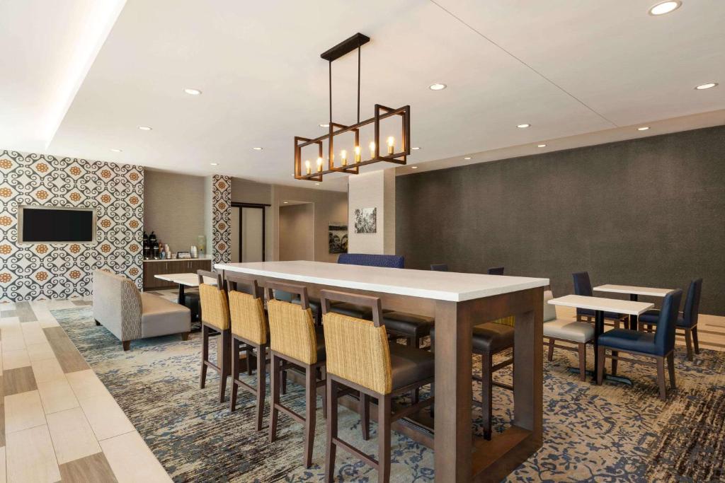 La Quinta by Wyndham Rock Hill - Image 4