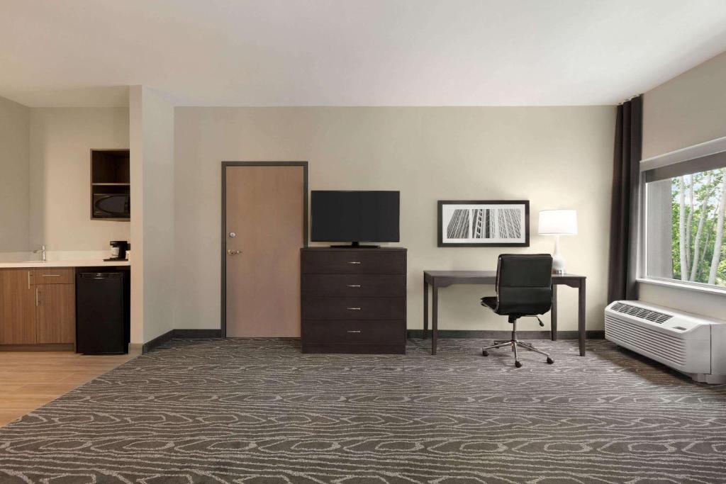 La Quinta by Wyndham Rock Hill - Image 8