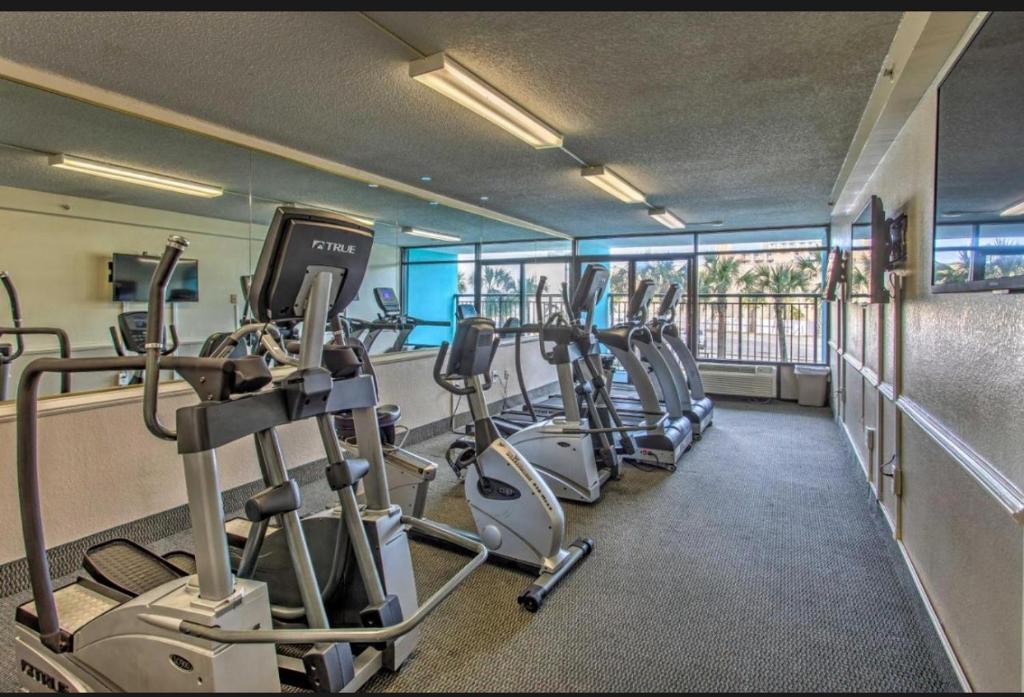 Ocean View 2 Queen Studio at Landmark Resort - Image 6