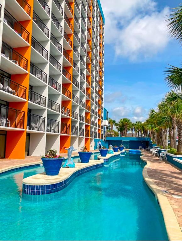 Ocean View 2 Queen Studio at Landmark Resort - Image 4