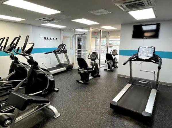 Baywatch Resort - Image 6