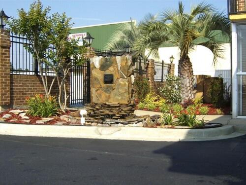 Travelers Inn & Suites - Image 5