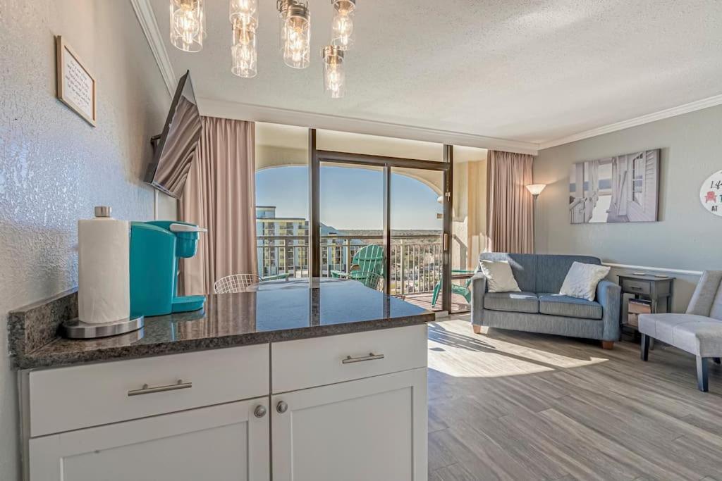 Beautiful Ocean views, on 15th floor! - Image 5