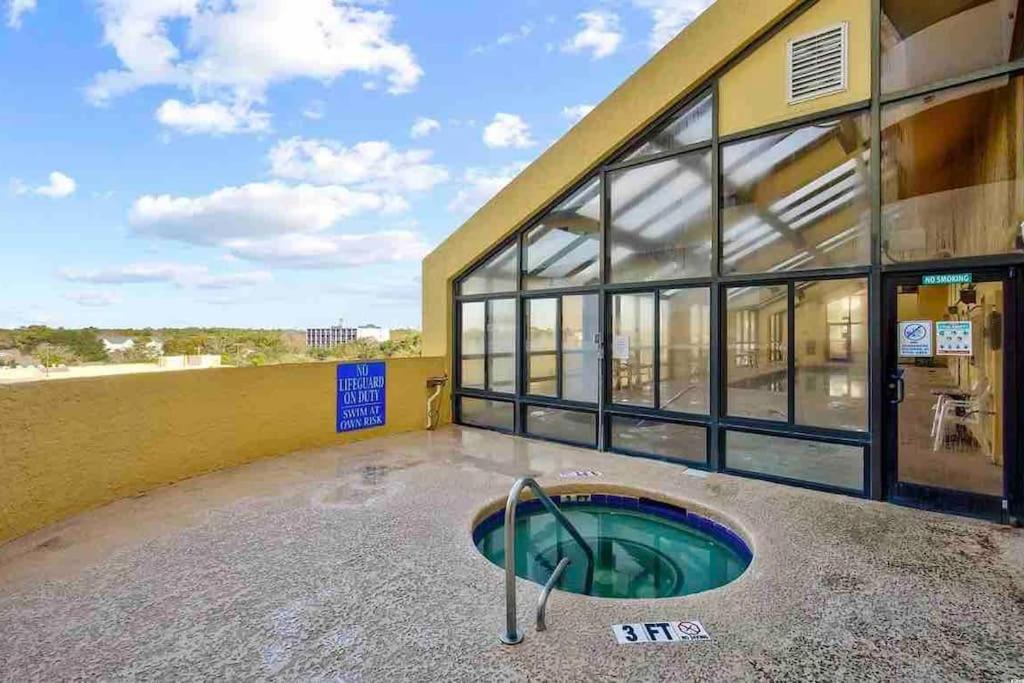 Hot Tub (Jacuzzi) - Photo 3