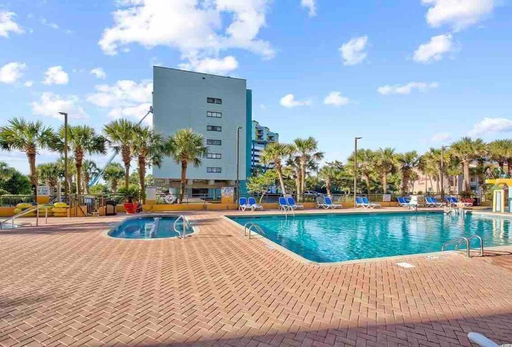 Hot Tub (Jacuzzi) - Photo 2