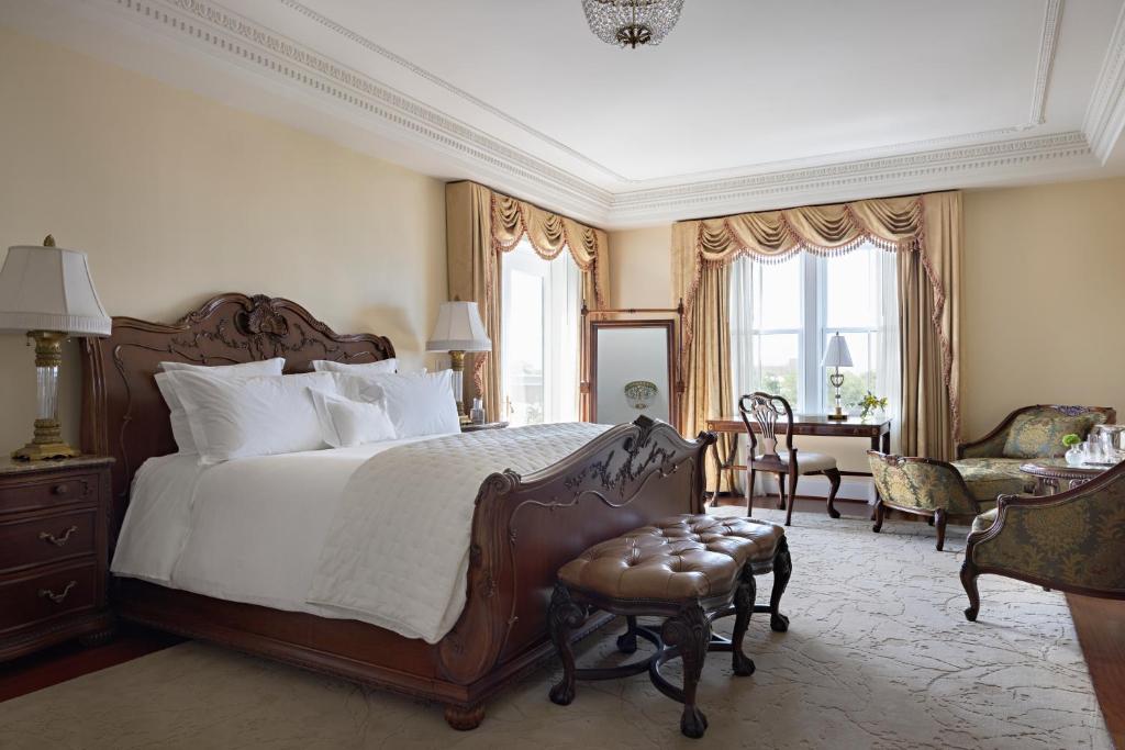 Market Pavilion Hotel - Image 8