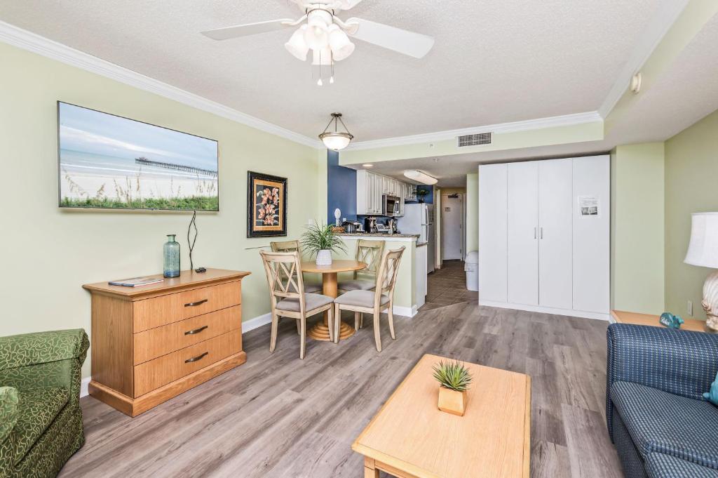 Breathtaking Oceanfront Atlantic View 1BR Condo in Myrtle Beach - Image 7