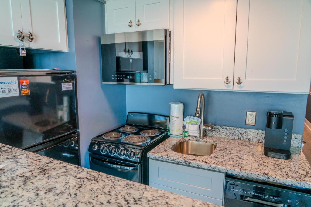 Ocean View Double Suite! Sleeps 4 Meridian Plaza 705 - Image 8