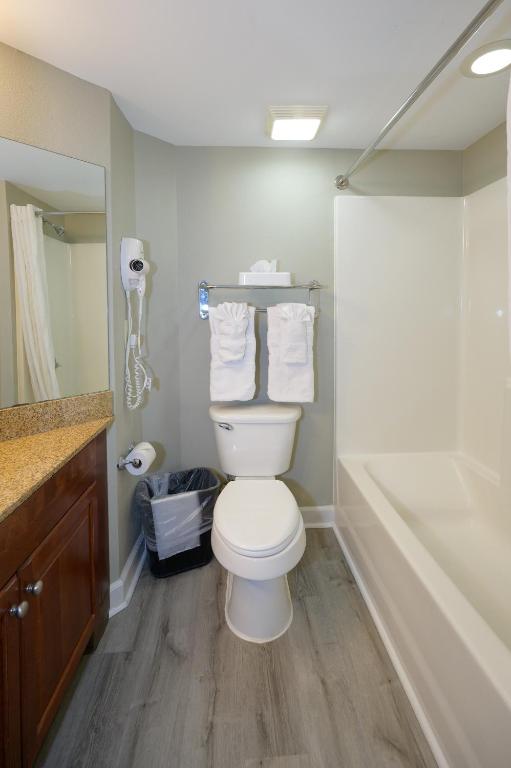 Hot Tub (Jacuzzi) - Photo 3