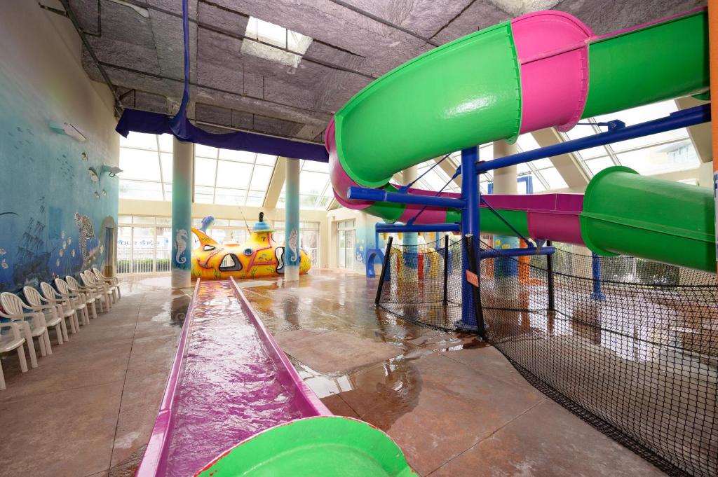 Oceanfront Condo with WaterPark Included in Price