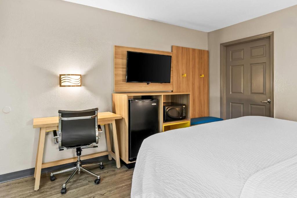 Days Inn by Wyndham Simpsonville - Image 6