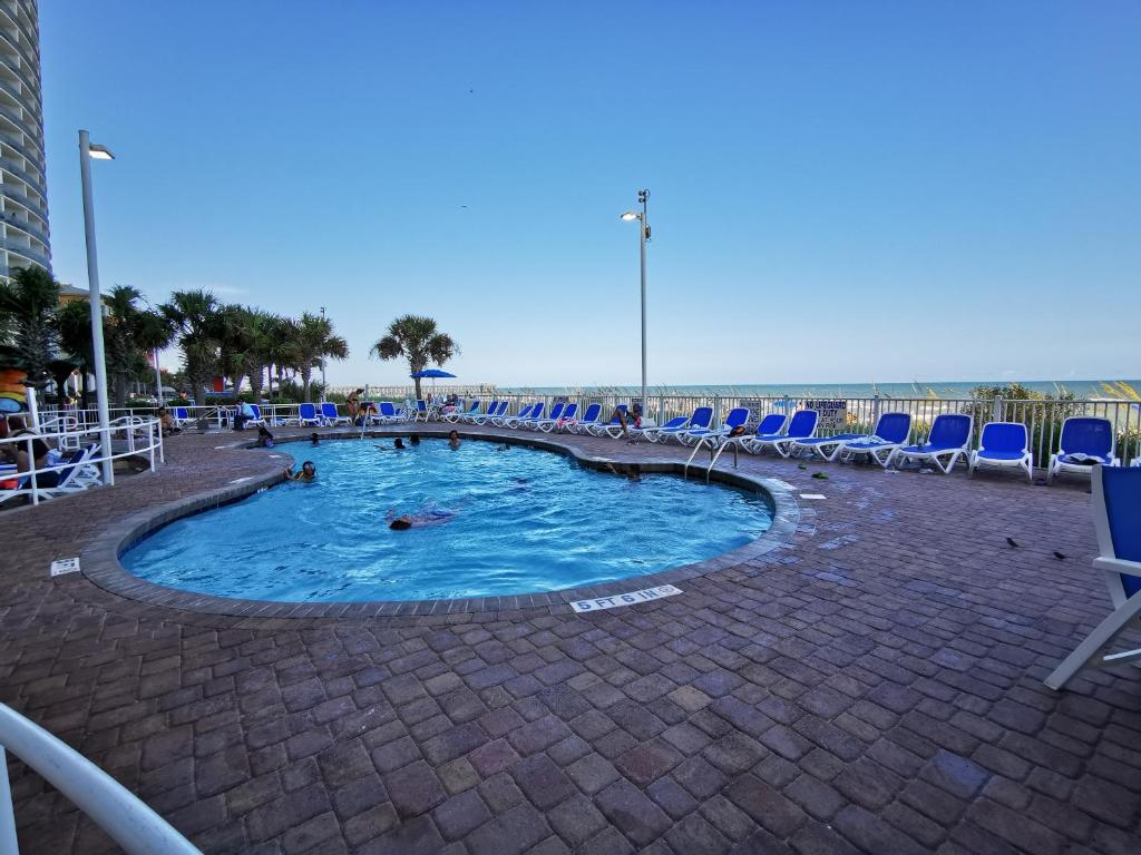 Gorgeous Condo 3 Br 3 Balconies SB 11th Floor - Image 8