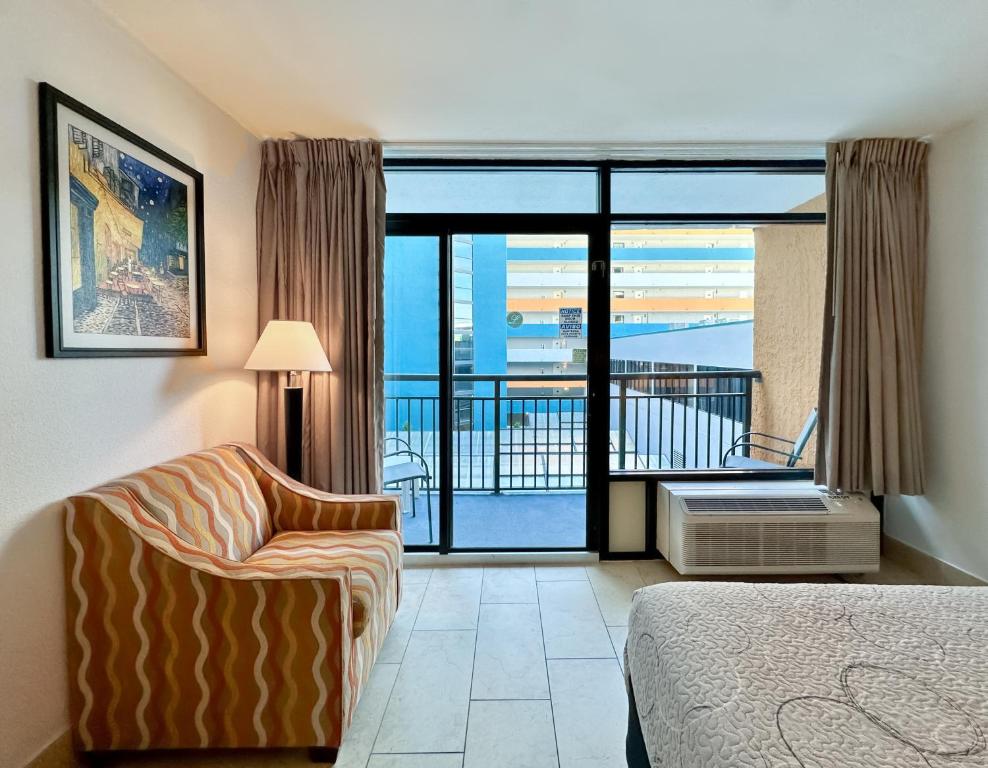 Landmark Resort-Updated Double Suite - Image 4