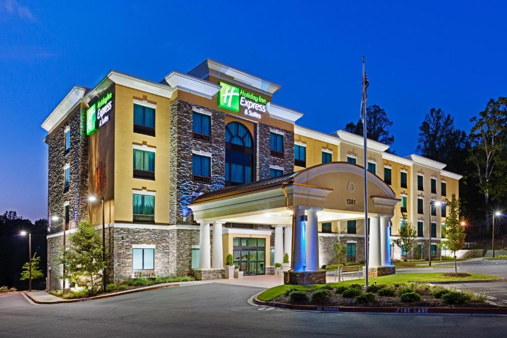 Holiday Inn Express Hotel & Suites Clemson - University Area by IHG - Image 6