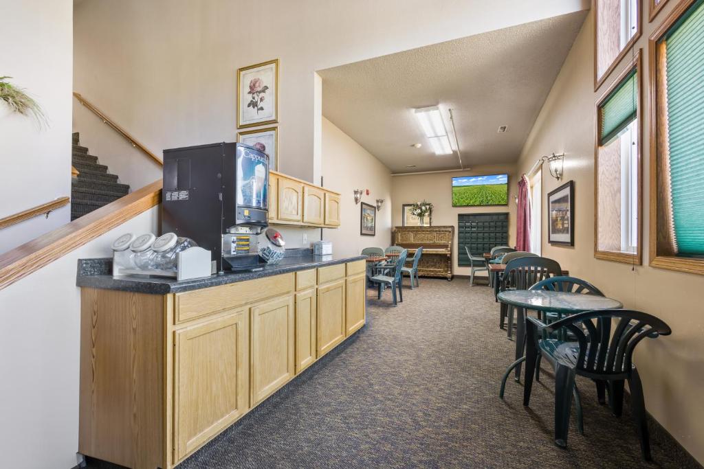 De Smet Super Deluxe Inn & suites - Image 6