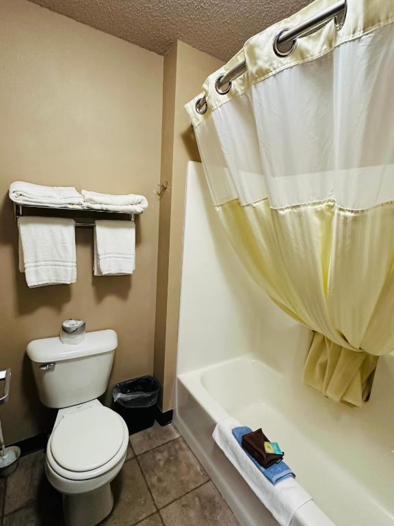 Hot Tub (Jacuzzi) - Photo 3