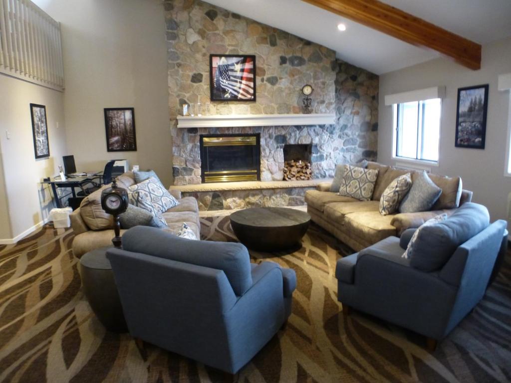 AmericInn by Wyndham Mitchell - Image 6