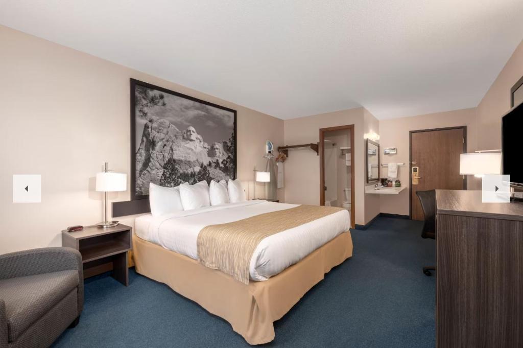 Super 8 by Wyndham Sturgis - Image 6