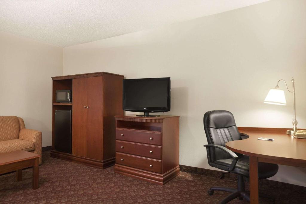 Baymont by Wyndham Sioux Falls - Image 6