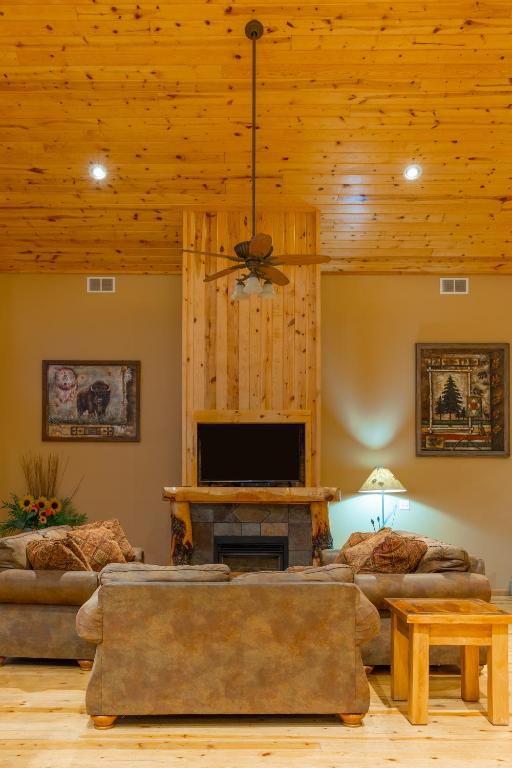 Lodge at Palmer Gulch - Image 6