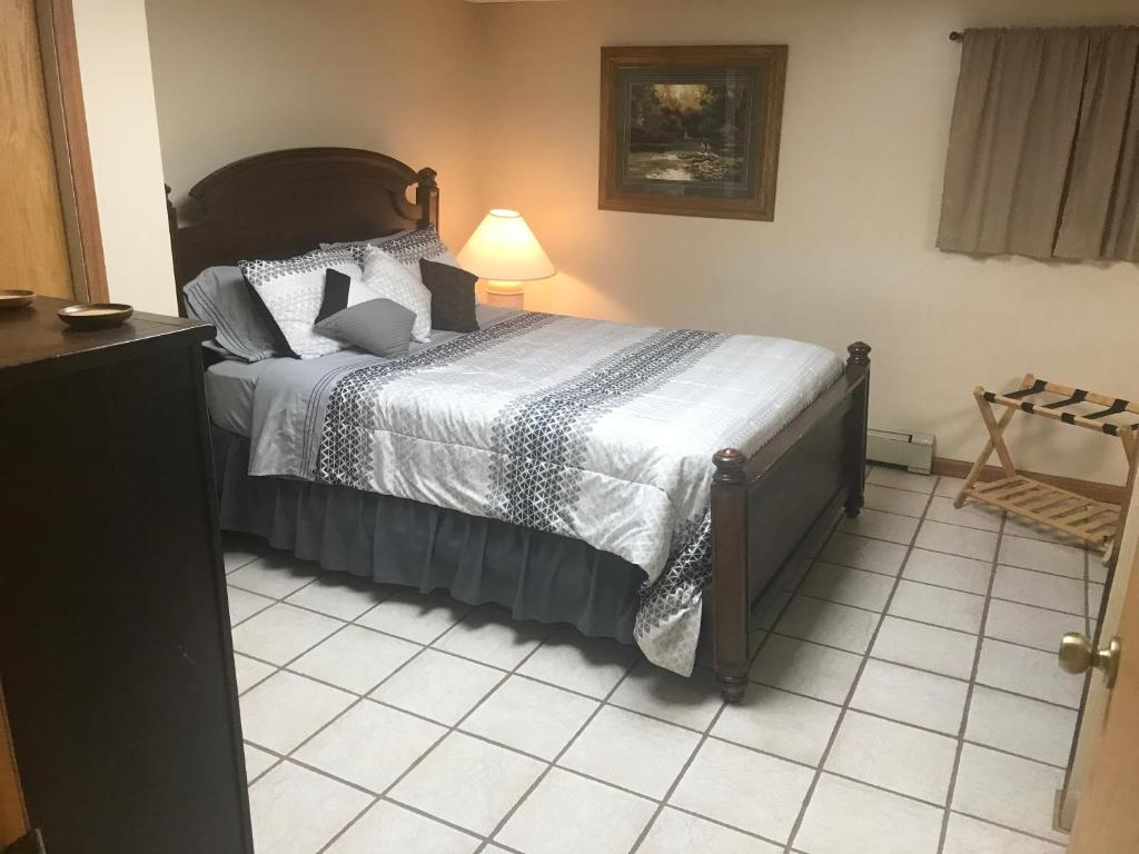 West Main Lodge, 2 Bedrooom - Image 7