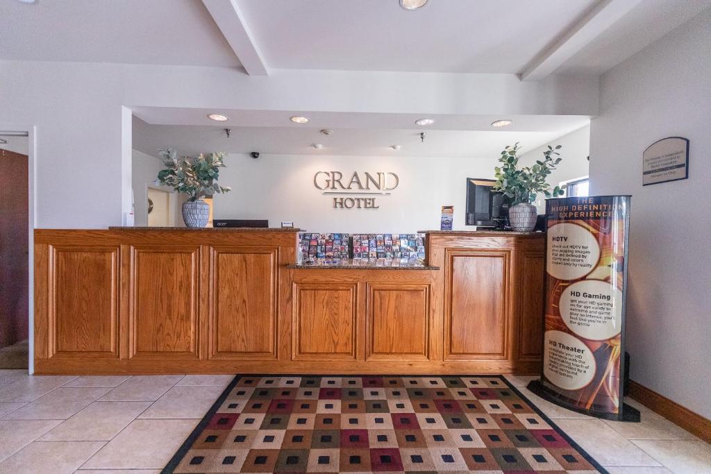 Grand Hotel - Image 7