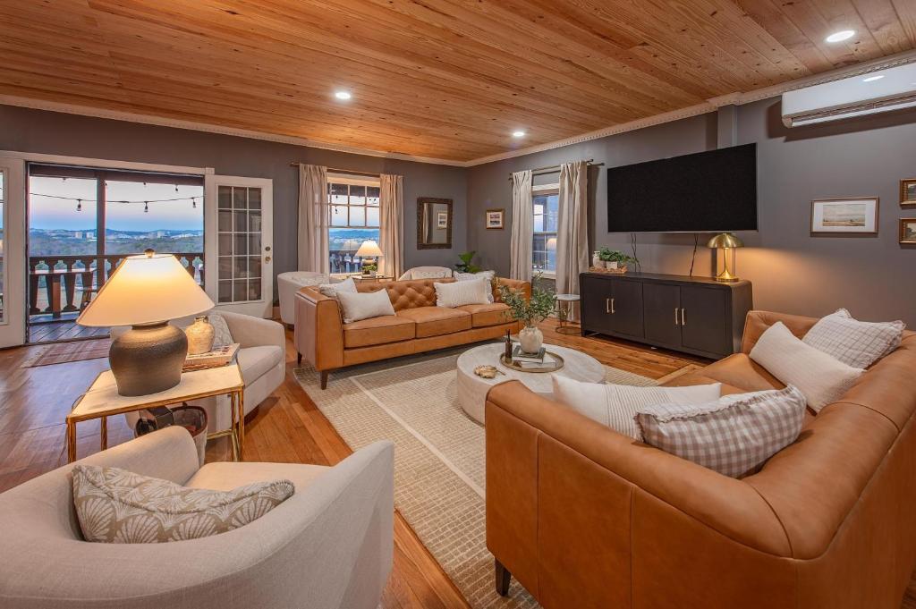 Historic Riverview Inn Suite Ten - Image 6