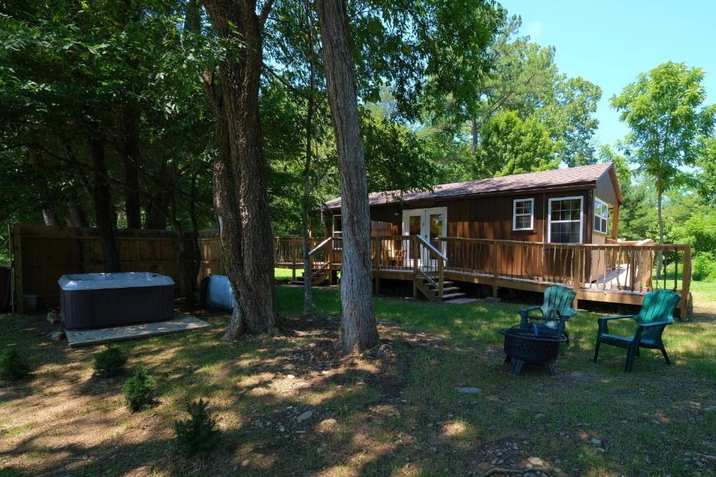 Hot Tub (Jacuzzi) - Photo 2