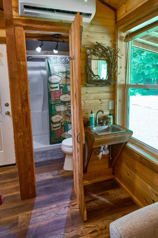 Hot Tub (Jacuzzi) - Photo 3