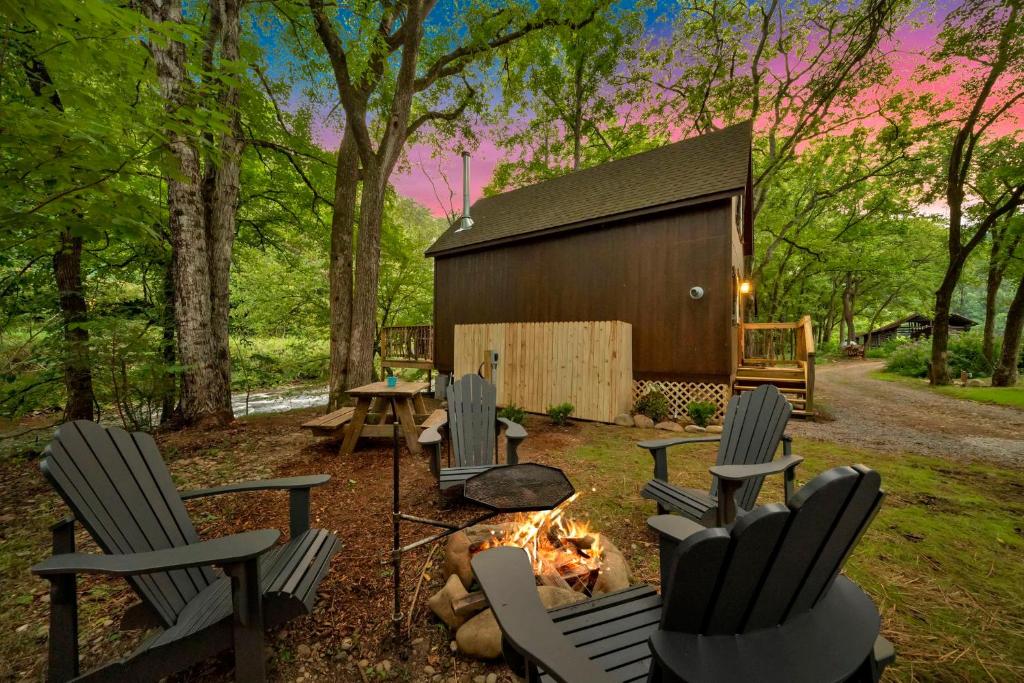 Creekwalk Inn Bed and Breakfast with Cabins - Image 5