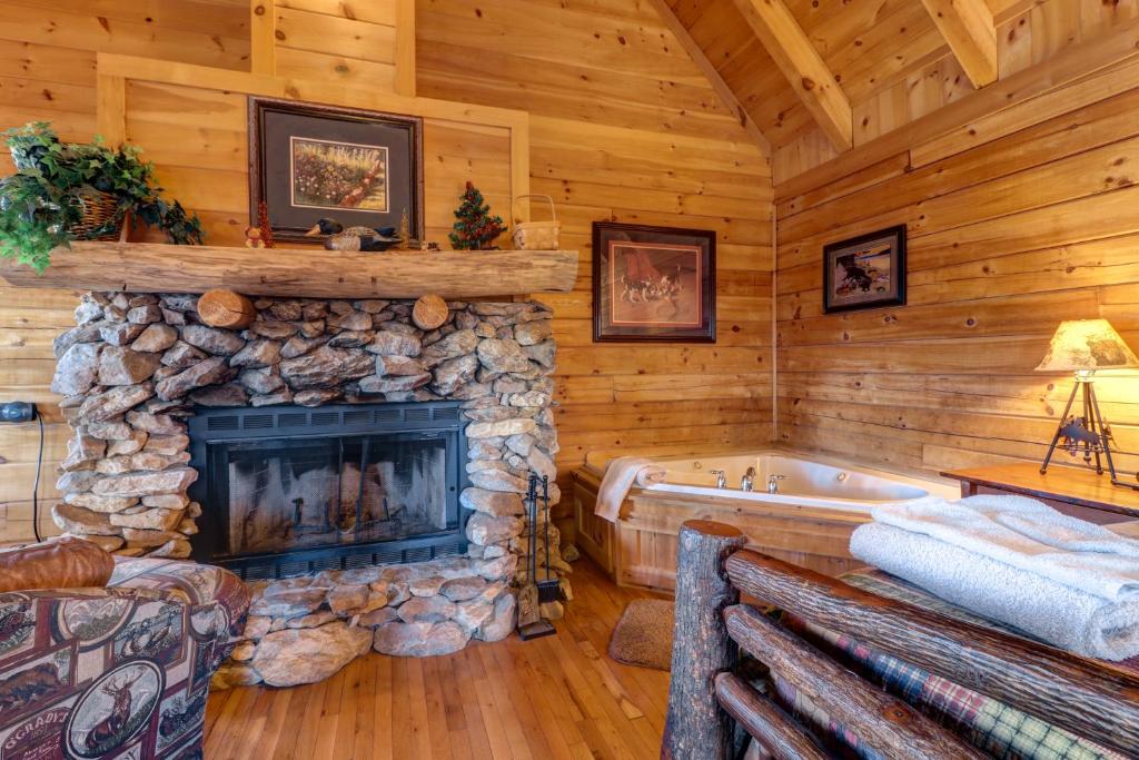 Hot Tub (Jacuzzi) - Photo 3