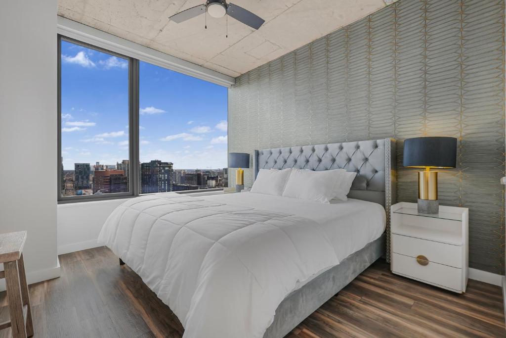 Golden Luxe Suite Downtown Nashville - Image 6