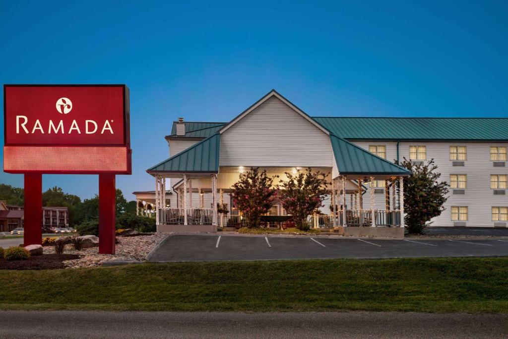 Ramada by Wyndham Pigeon Forge North - Image 7