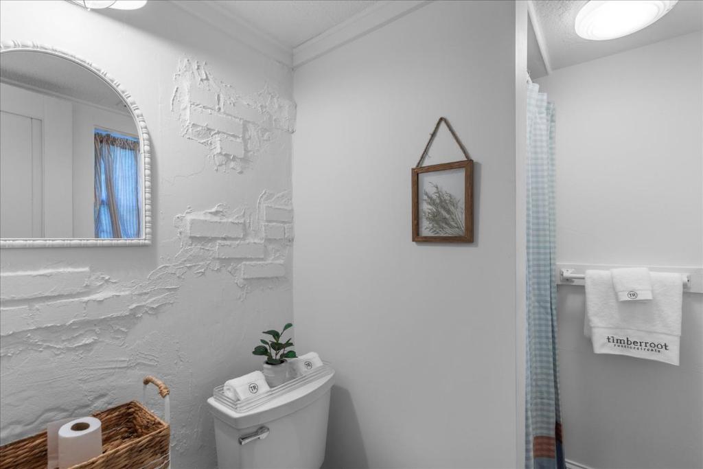 1- Lookout Mountain Cottage - Image 8