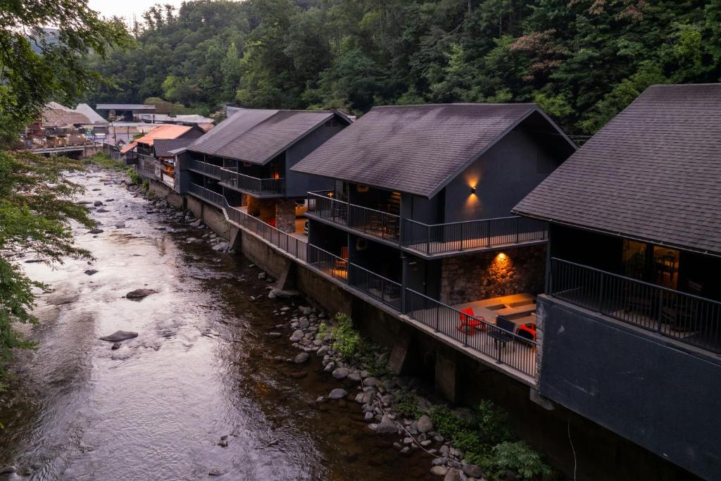 Historic Rocky Waters Inn, A Small Luxury Hotel - Image 6