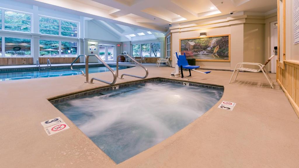 Hot Tub (Jacuzzi) - Photo 7