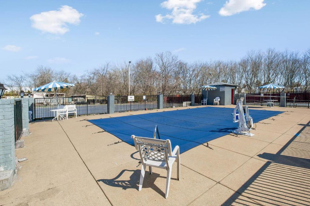 Hotel O Columbia Downtown near I-65 - Image 4