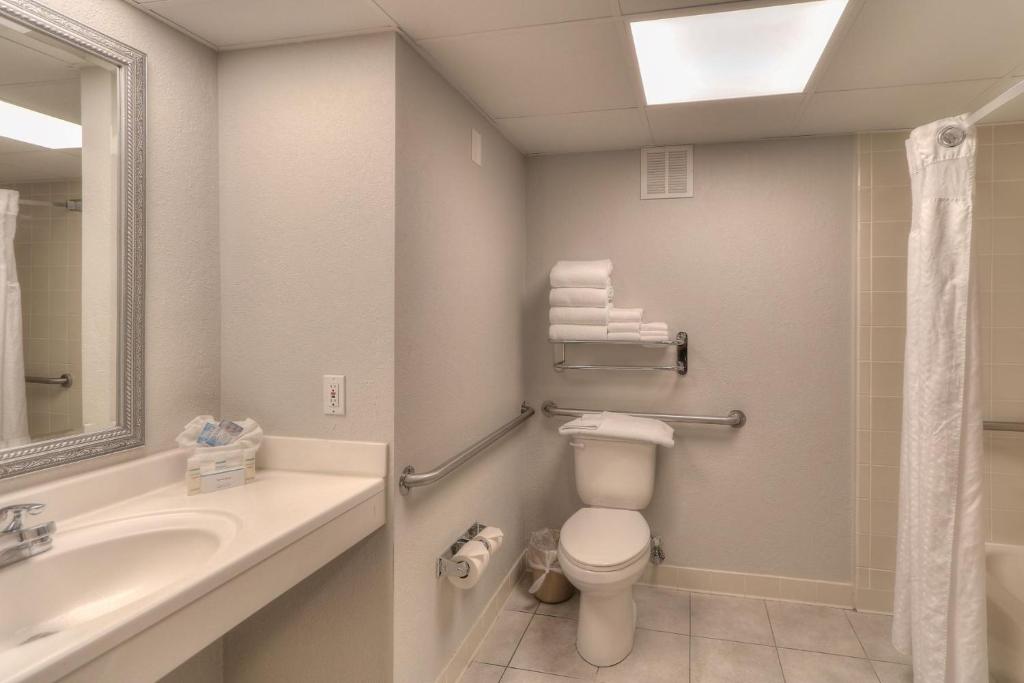 Hot Tub (Jacuzzi) - Photo 2