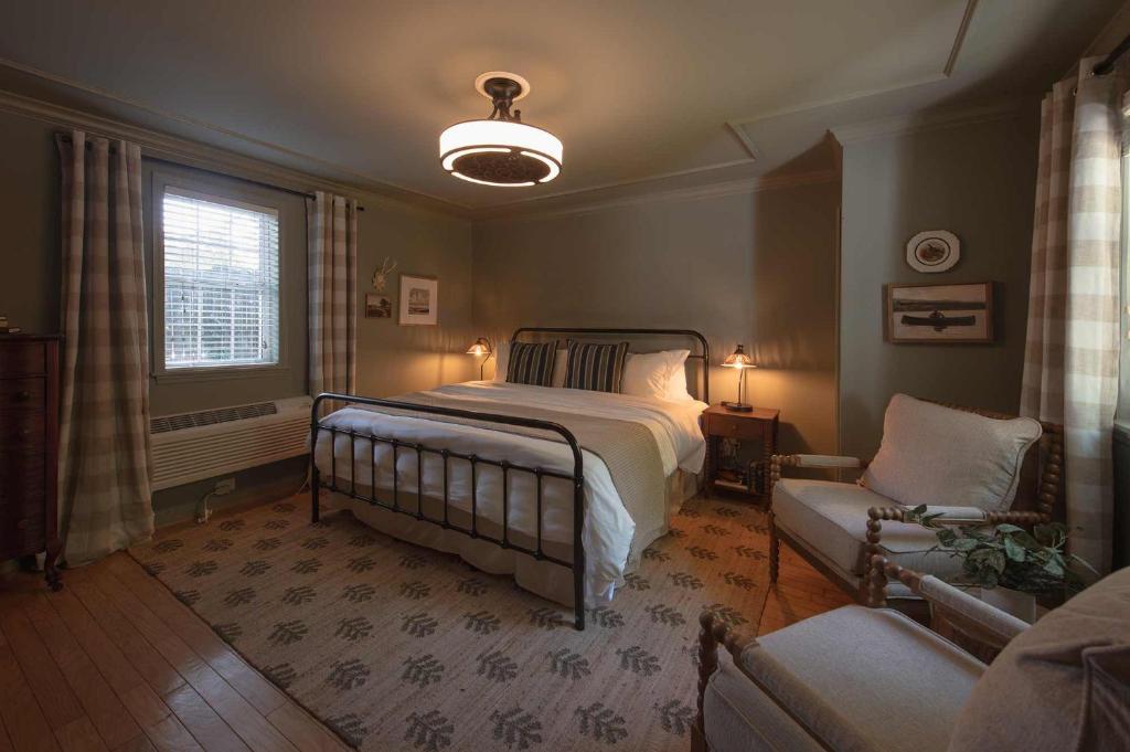 Hiwassee Room on Lookout Mountain