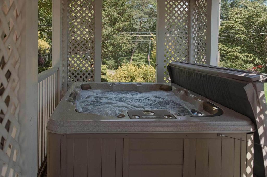 Hiwassee Room on Lookout Mountain