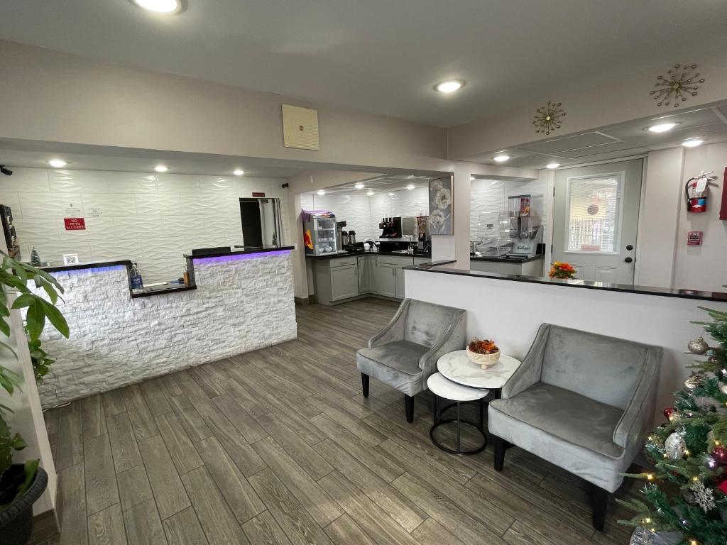 Smoky View Inn - Image 7