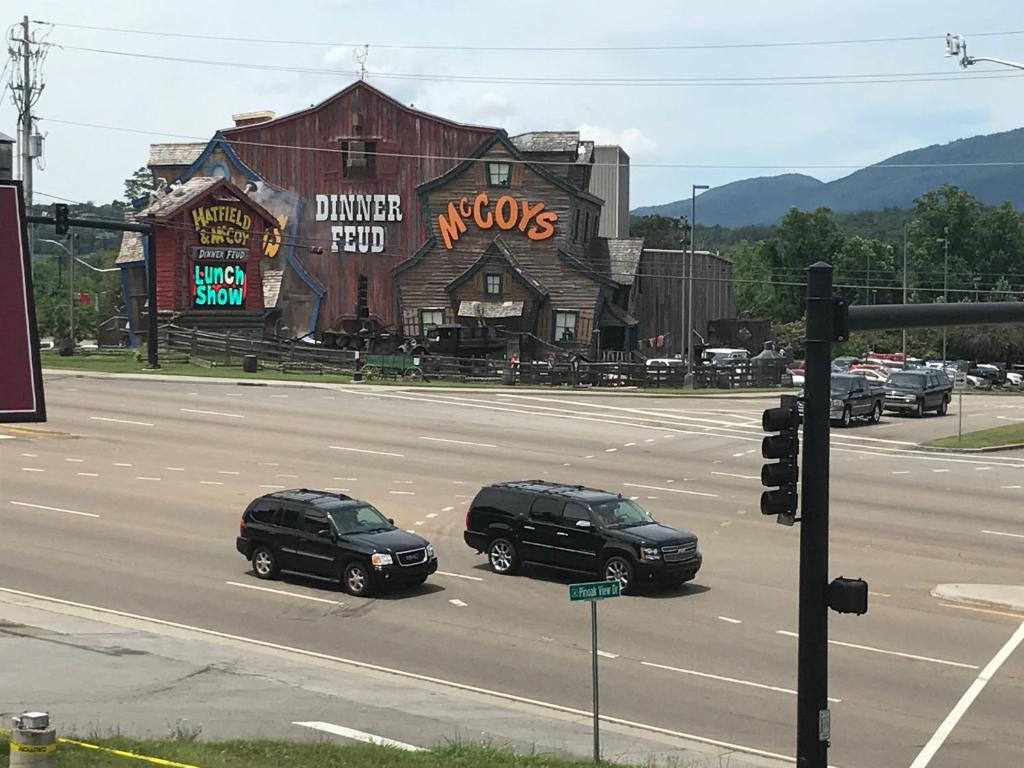 Smoky View Inn - Image 6