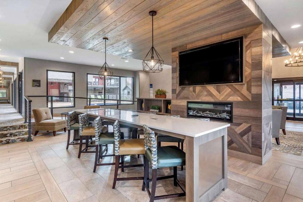 Best Western Plus Apple Valley Lodge Pigeon Forge - Image 6