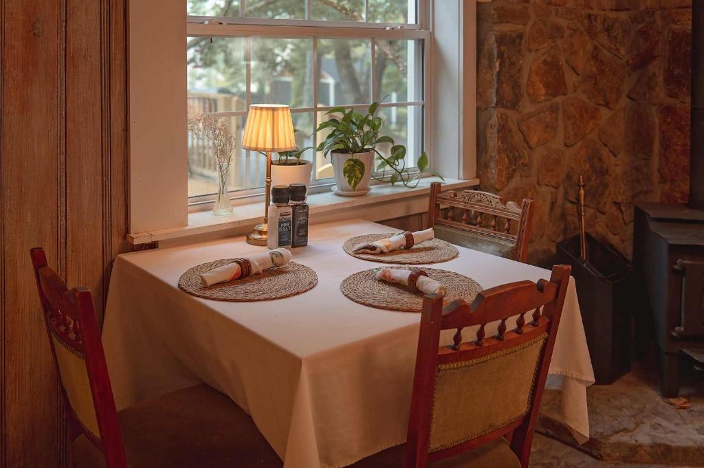 Cumberland Room on Lookout Mountain - Image 5