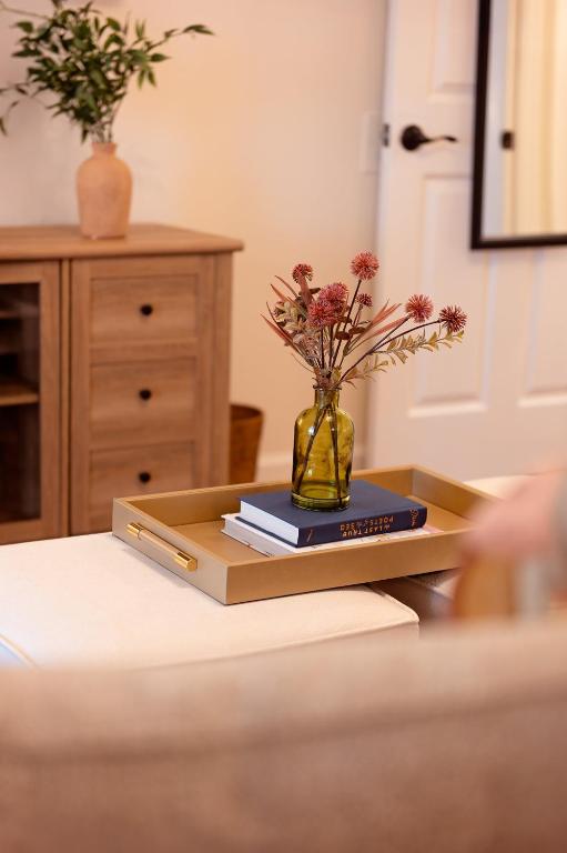 Historic Riverview Inn Suite Nine - Image 8