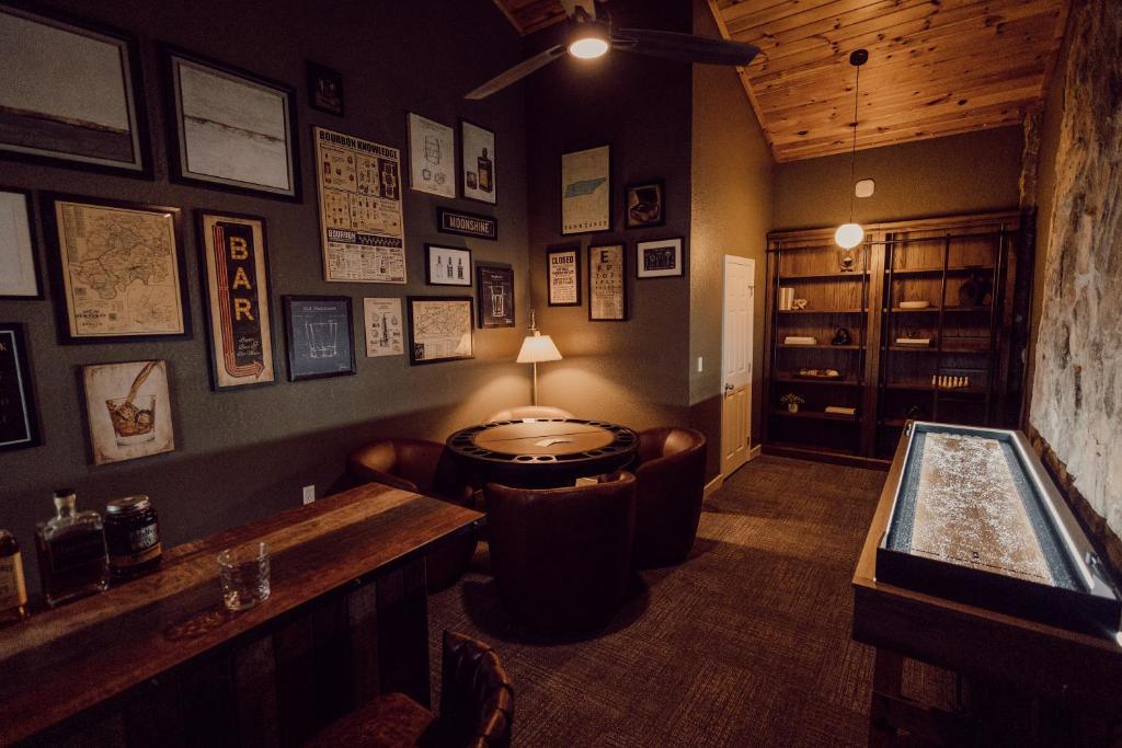 Hot Tub (Jacuzzi) - Photo 2