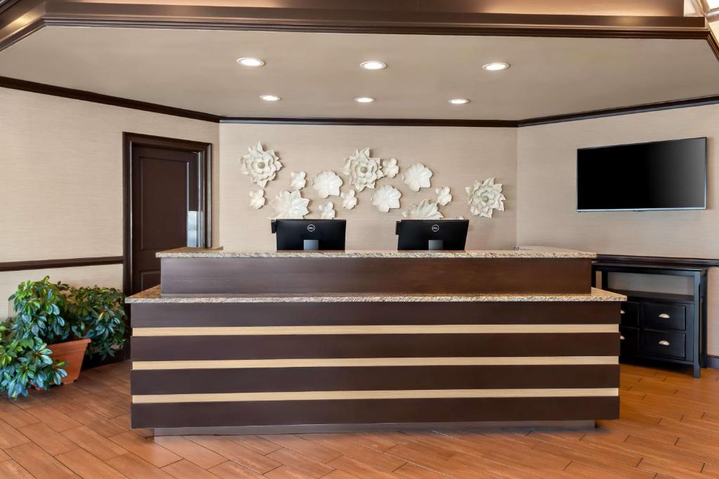 Best Western Newport Inn - Image 8