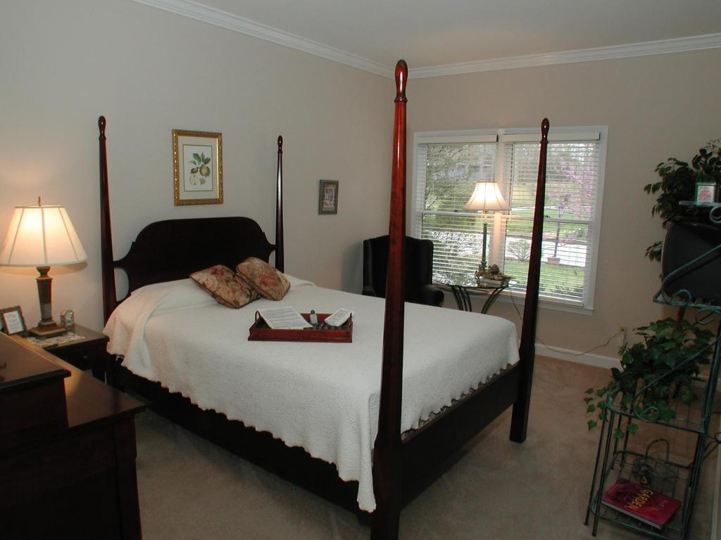 The Garden Inn Bed & Breakfast at Bee Rock - Image 8