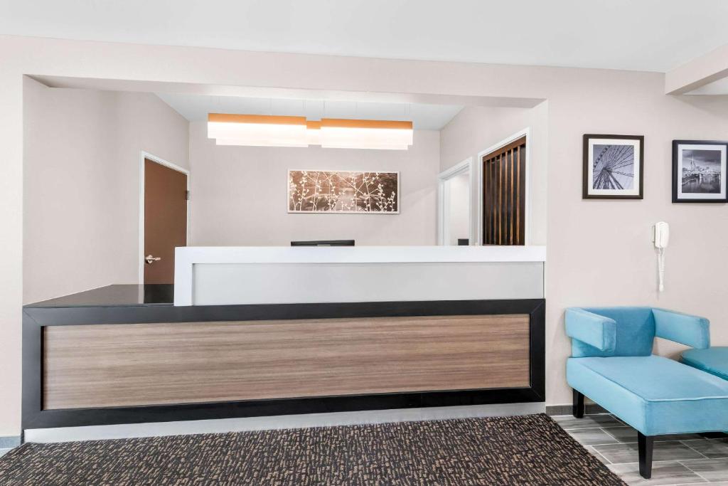 Sleep Inn & Suites Pigeon Forge Downtown - Image 8