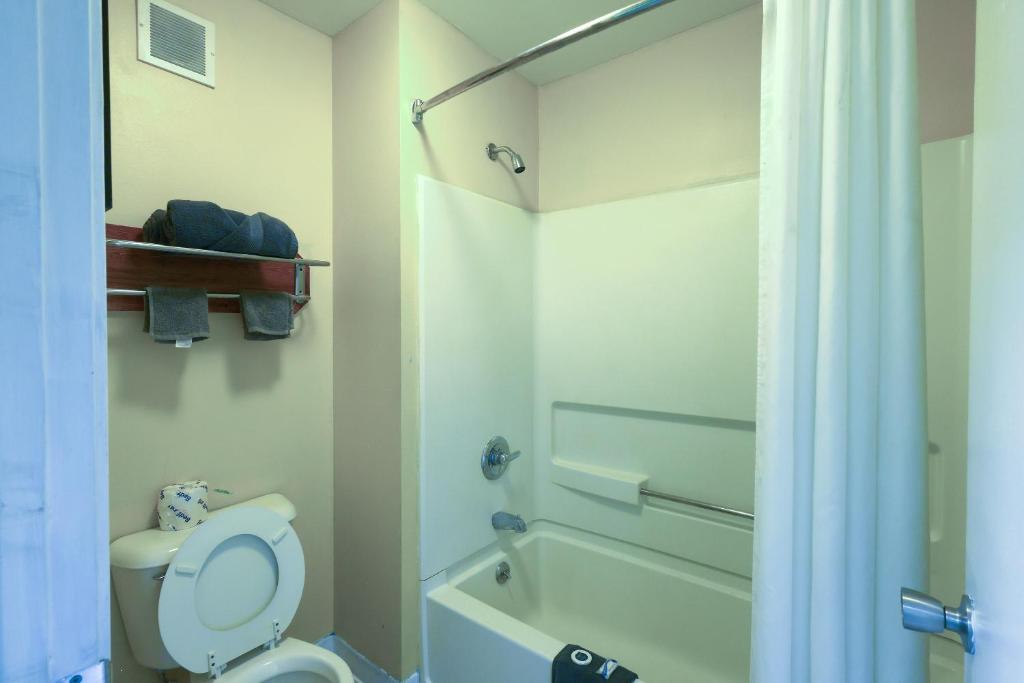 Hot Tub (Jacuzzi) - Photo 5